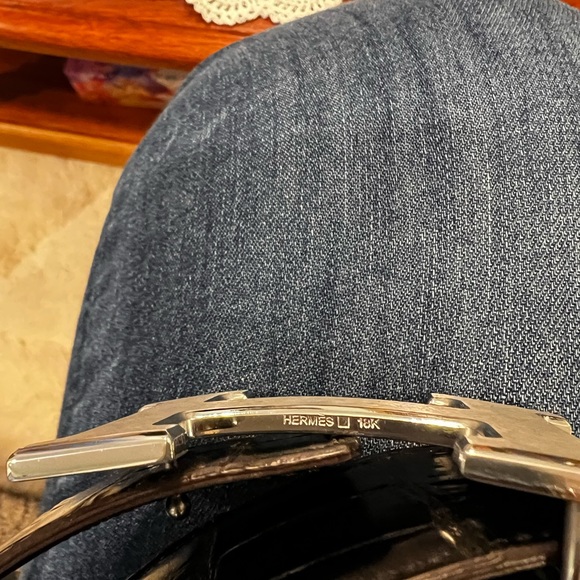 Hermes Men’s belt. 45 1/2 inches long. Multiple holes for adjustment - Picture 2 of 6